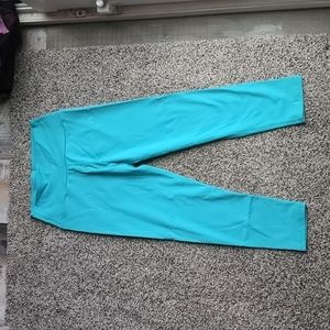 BNWOT Ryderwear scrunch butt crop leggings